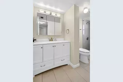 3661 Via Poinciana #410, Lake Worth, FL 33467 - Photo 23