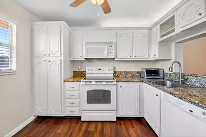 3661 Via Poinciana #410, Lake Worth, FL 33467 - Photo 17