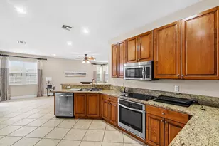 8097 Via Bolzano, Lake Worth, FL 33467 - Photo 13