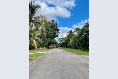 6685 Lakeside Road, West Palm Beach, FL 33411 - Photo 9