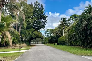 6685 Lakeside Rd, West Palm Beach, FL 33411 - Photo 9