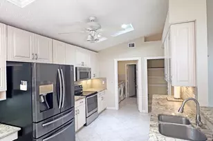 7423 Brunswick Cir, Boynton Beach, FL 33472 - Photo 15