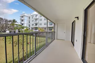 300 W Hidden Valley Blvd, Boca Raton, FL 33487 - Photo 31