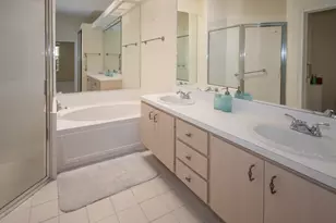 199 E Tall Oaks Cir, Palm Beach Gardens, FL 33410 - Photo 15