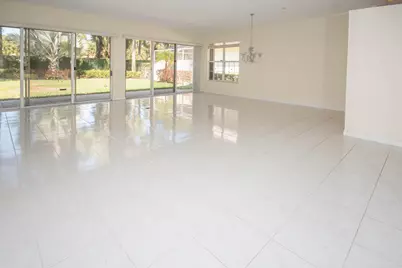 199 E Tall Oaks Circle, Palm Beach Gardens, FL 33410 - Photo 9