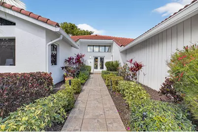 32 Estate Drive, Boynton Beach, FL 33436 - Photo 3