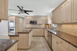 32 Estate Dr, Boynton Beach, FL 33436 - Photo 13