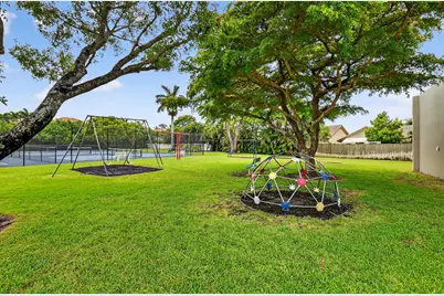 9362 Laurel Green Drive, Boynton Beach, FL 33437 - Photo 31