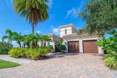 138 SE Via San Marino, Port Saint Lucie, FL 34984 - Photo 3