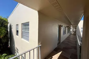 897 Flanders S, Delray Beach, FL 33484 - Photo 3