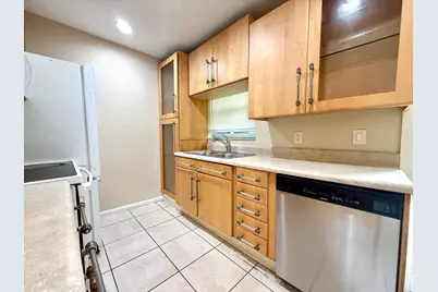 8746 Sunset Drive, Palm Beach Gardens, FL 33410 - Photo 9