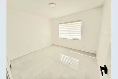 7304 Westwood Drive, Tamarac, FL 33321 - Photo 7