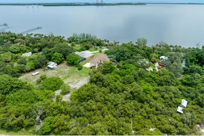 8945 S Indian River Drive, Fort Pierce, FL 34982 - Photo 9