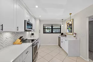 12871 Briarlake Dr, Palm Beach Gardens, FL 33418 - Photo 5