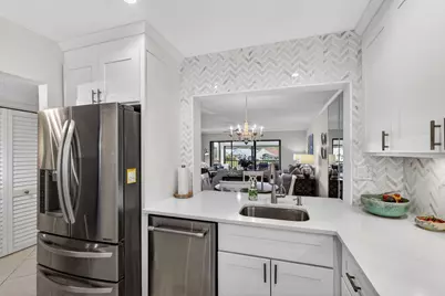 12871 Briarlake Drive #203, Palm Beach Gardens, FL 33418 - Photo 7