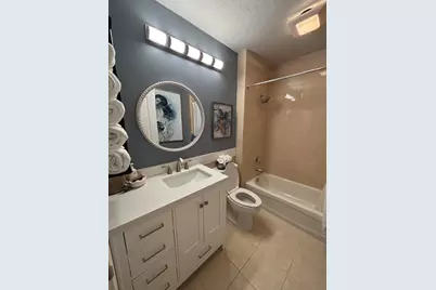 18 Harbour Isle Drive W #102, Fort Pierce, FL 34949 - Photo 11