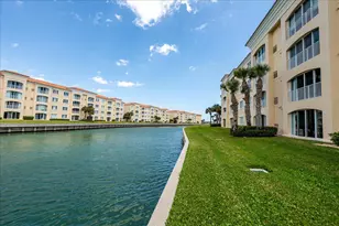 18 Harbour Isle Dr W, Fort Pierce, FL 34949 - Photo 29