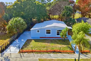 607 N 19th St, Fort Pierce, FL 34950 - Photo 1