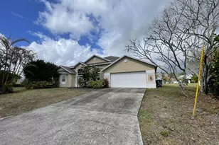 301 SW Buzby Ct, Port Saint Lucie, FL 34953 - Photo 5