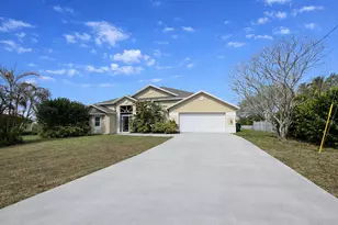 301 SW Buzby Ct, Port Saint Lucie, FL 34953 - Photo 1