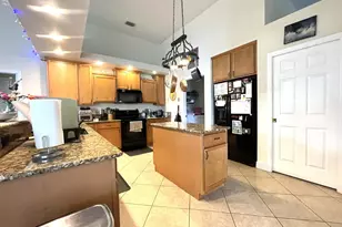 301 SW Buzby Ct, Port Saint Lucie, FL 34953 - Photo 5