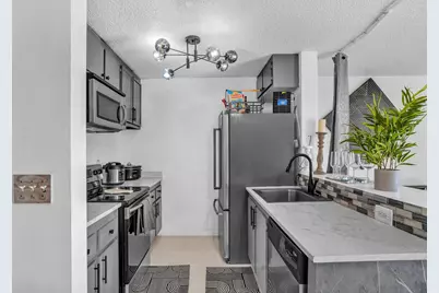 1423 Meadows Circle W, Boynton Beach, FL 33436 - Photo 13