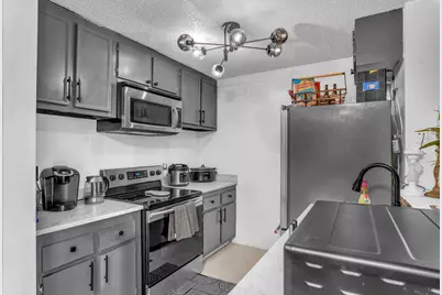 1423 Meadows Circle W, Boynton Beach, FL 33436 - Photo 9