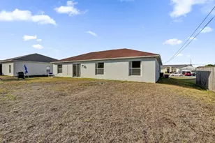 1020 SW Barbarosa Ave, Port Saint Lucie, FL 34953 - Photo 23