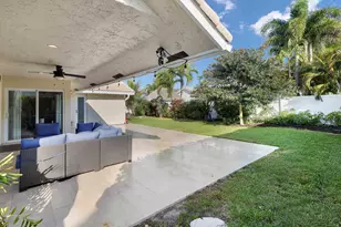 319 Sequoia Ln, Boca Raton, FL 33487 - Photo 25