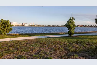 760 Executive Drive #34, West Palm Beach, FL 33401 - Photo 13