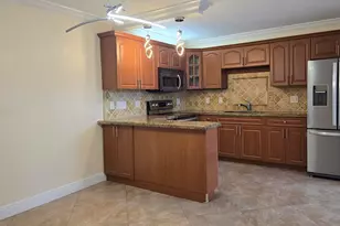 257 Lake Arbor Dr, Palm Springs, FL 33461 - Photo 5