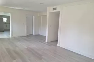 360 Barraclough St, Fort Pierce, FL 34982 - Photo 13