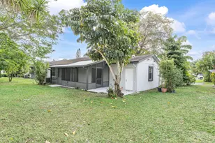 107 Conaskonk Cir, Royal Palm Beach, FL 33411 - Photo 15