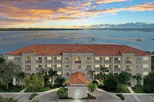 26 Harbour Isle Dr W, Fort Pierce, FL 34949 - Photo 1