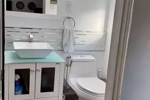 147 E 28th Street E, Riviera Beach, FL 33404 - Photo 9