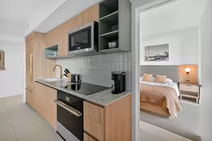 159 NE 6th St, Miami, FL 33132 - Photo 21