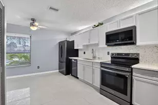 9364 Sable Ridge Cir, Boca Raton, FL 33428 - Photo 3