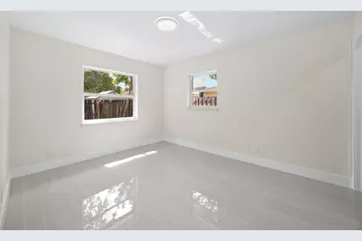 5664 Boynton Crescent, Boynton Beach, FL 33437 - Photo 9