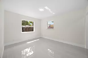 5664 Boynton Crescent, Boynton Beach, FL 33437 - Photo 9