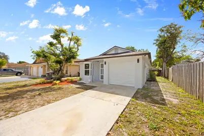 5664 Boynton Crescent, Boynton Beach, FL 33437 - Photo 13