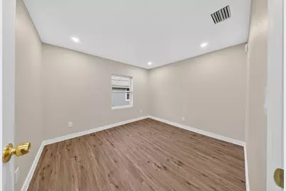 712 SE Bayou Avenue, Stuart, FL 34994 - Photo 13