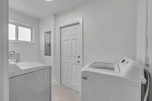 21020 Highland Lakes Blvd, Miami, FL 33179 - Photo 17