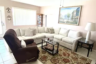 397 Markham R, Deerfield Beach, FL 33442 - Photo 3