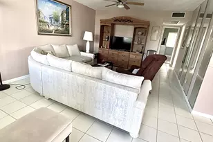 397 Markham R, Deerfield Beach, FL 33442 - Photo 5