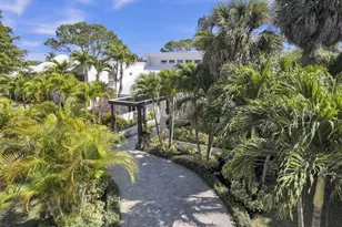355 Oakview Dr, Delray Beach, FL 33445 - Photo 1
