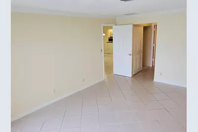 4345 Lucerne Villas Lane, Lake Worth, FL 33467 - Photo 13