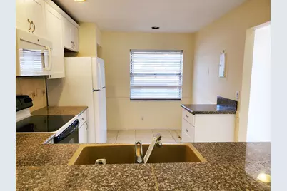 4345 Lucerne Villas Lane, Lake Worth, FL 33467 - Photo 5