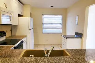 4345 Lucerne Villas Ln, Lake Worth, FL 33467 - Photo 5