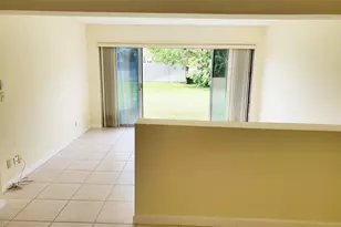 4345 Lucerne Villas Ln, Lake Worth, FL 33467 - Photo 9