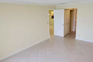 4345 Lucerne Villas Ln, Lake Worth, FL 33467 - Photo 13